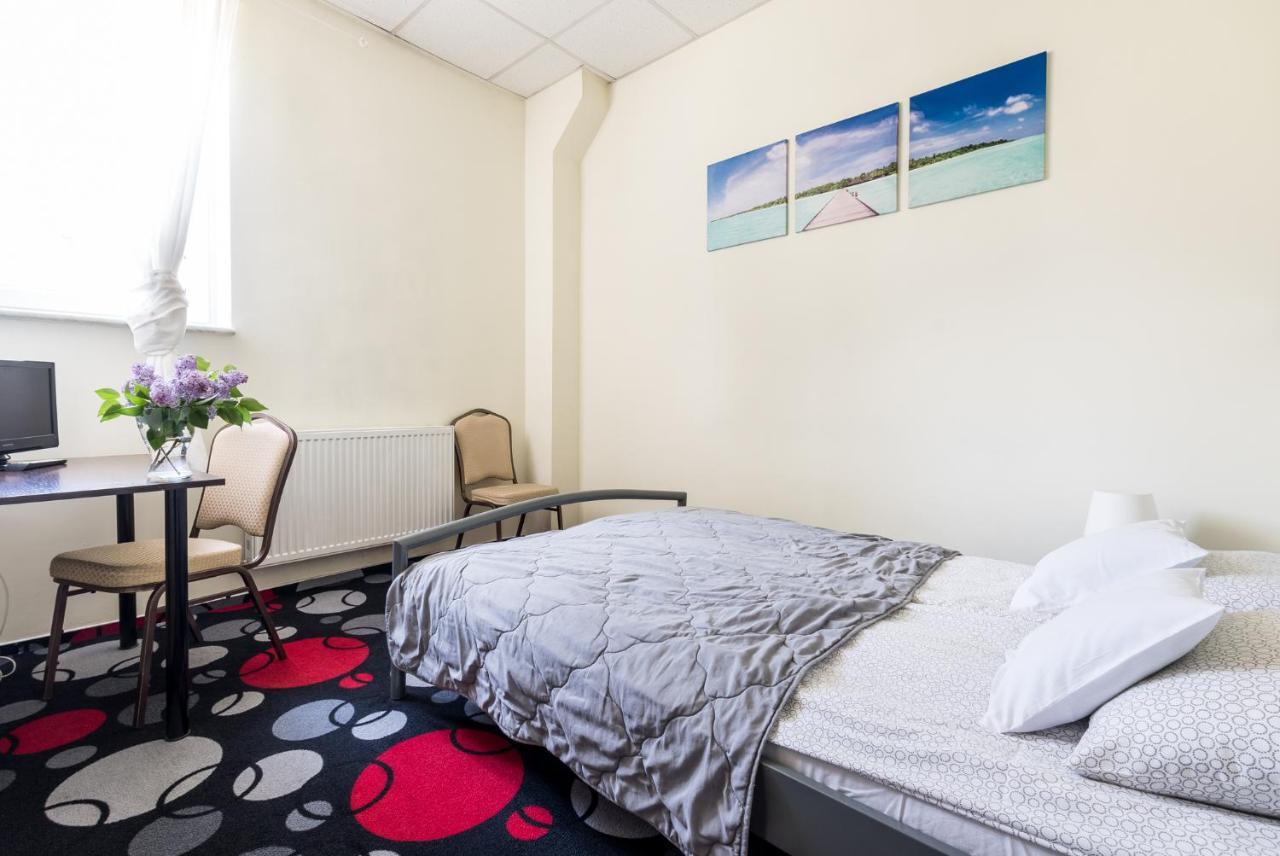Motel SilverKonstantynów Łódzki エクステリア 写真