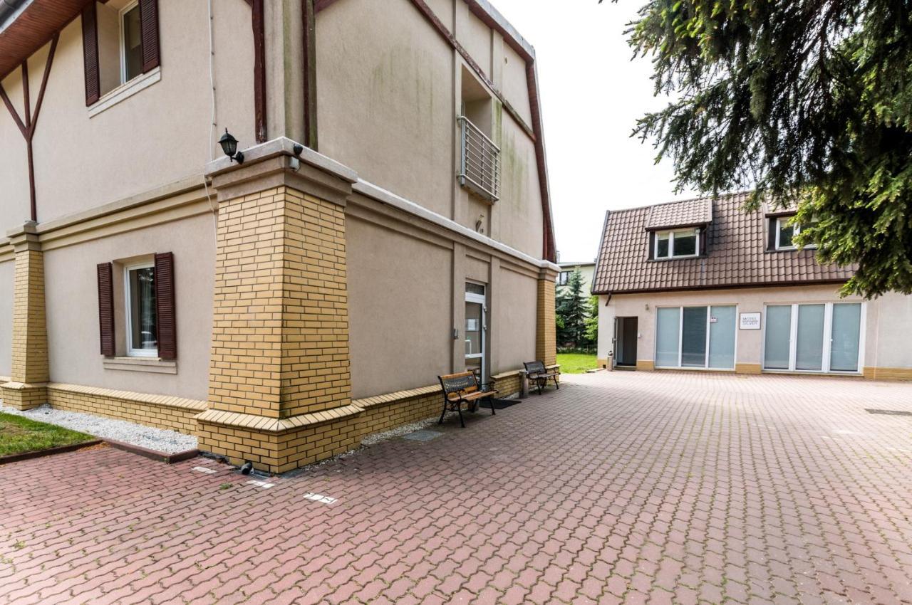 Motel SilverKonstantynów Łódzki エクステリア 写真