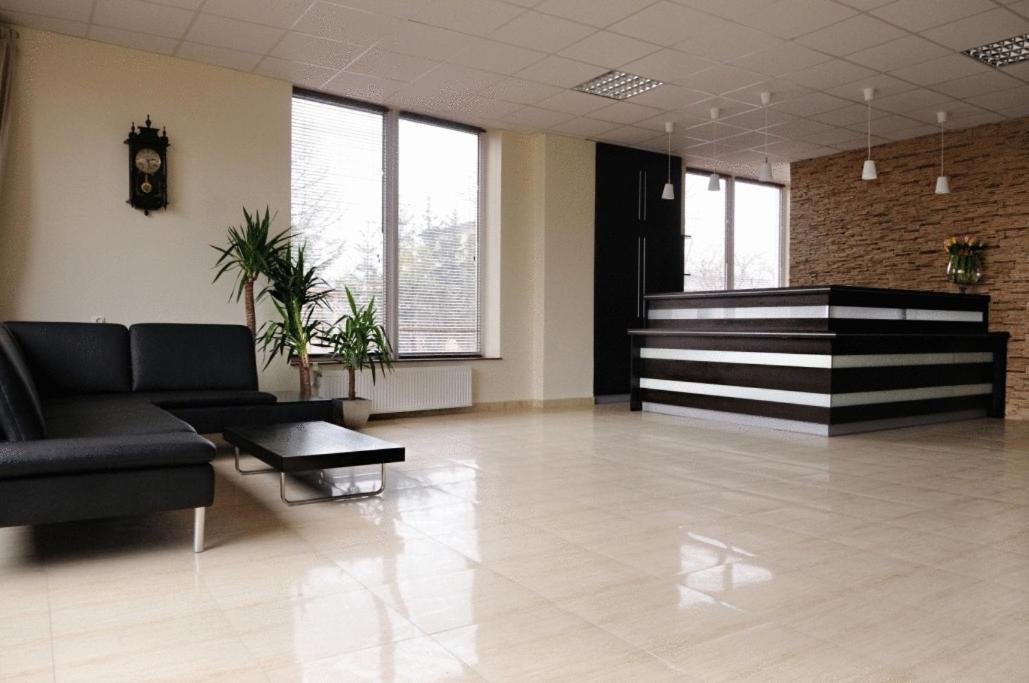 Motel SilverKonstantynów Łódzki エクステリア 写真
