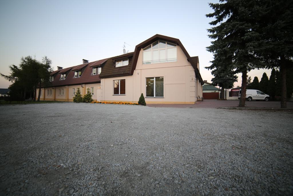 Motel SilverKonstantynów Łódzki エクステリア 写真